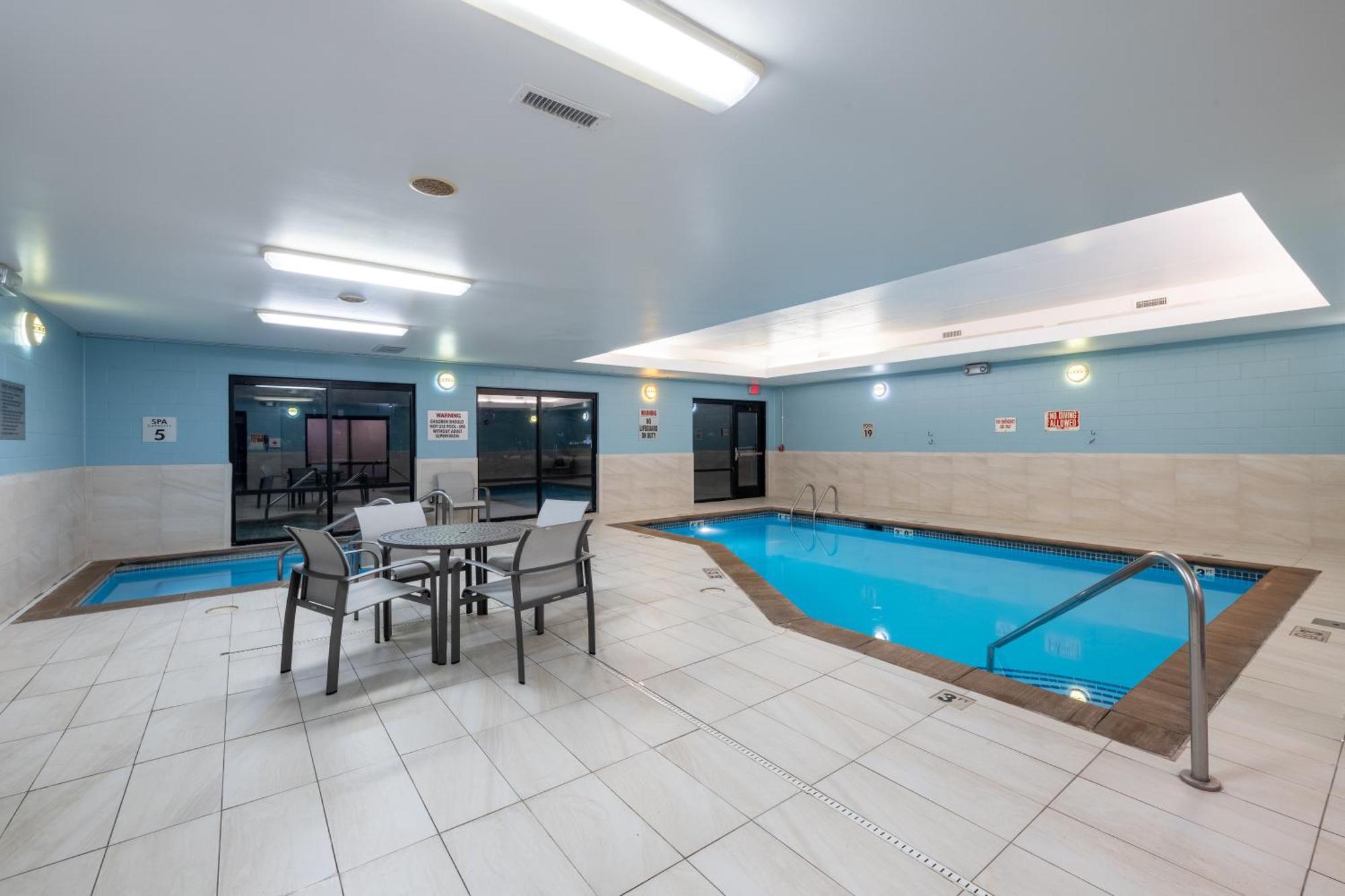 Holiday Inn Express Rochester South - Mayo Area By Ihg Exterior foto