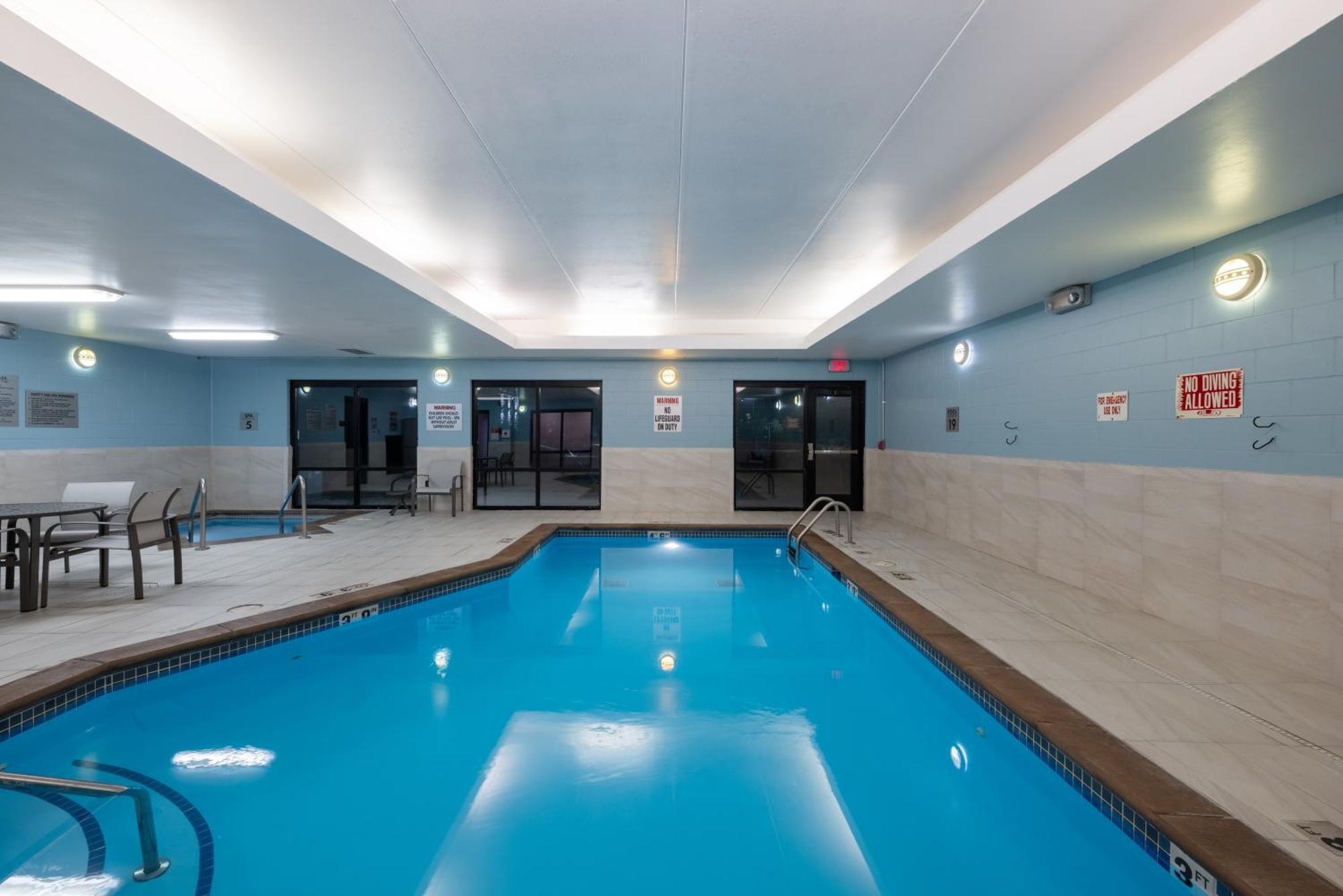 Holiday Inn Express Rochester South - Mayo Area By Ihg Exterior foto